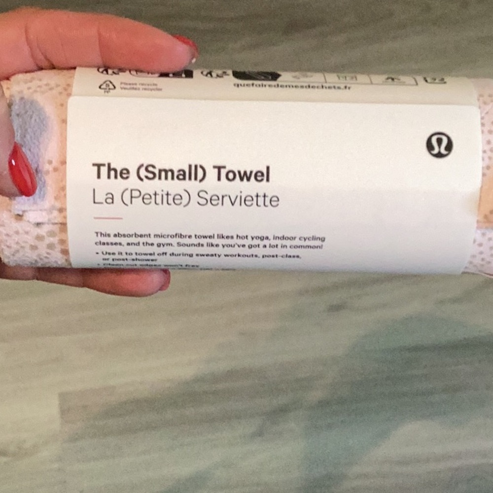 Lulu Nwt Small Towel
